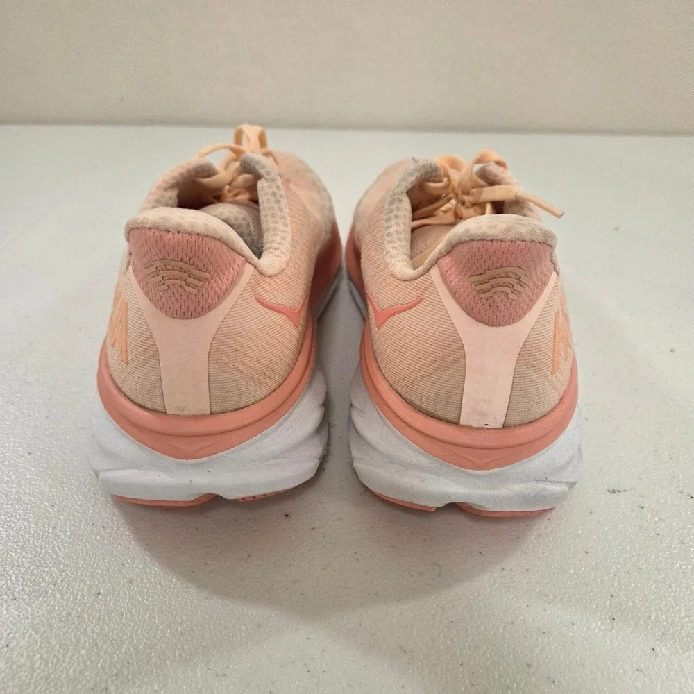 Hoka One One Clifton 8 Womens 9.5 Running Shoes Peach Orange Coral Mesh Sneaker